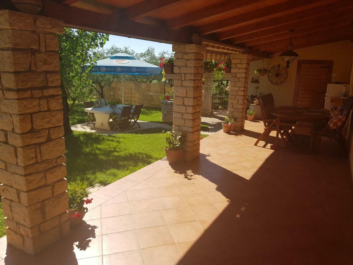 Вилла Casa Istria Буйе Экстерьер фото